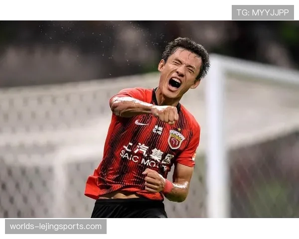 杜月徵单刀破门瞬间,重庆铜梁龙小将冷静推射送浙江队赛季首败